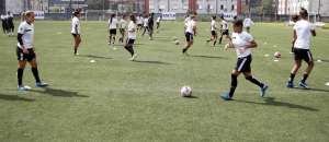 PAULISTA FEMININO: Santos quer seguir 100%; Corinthians tenta continuar na liderança