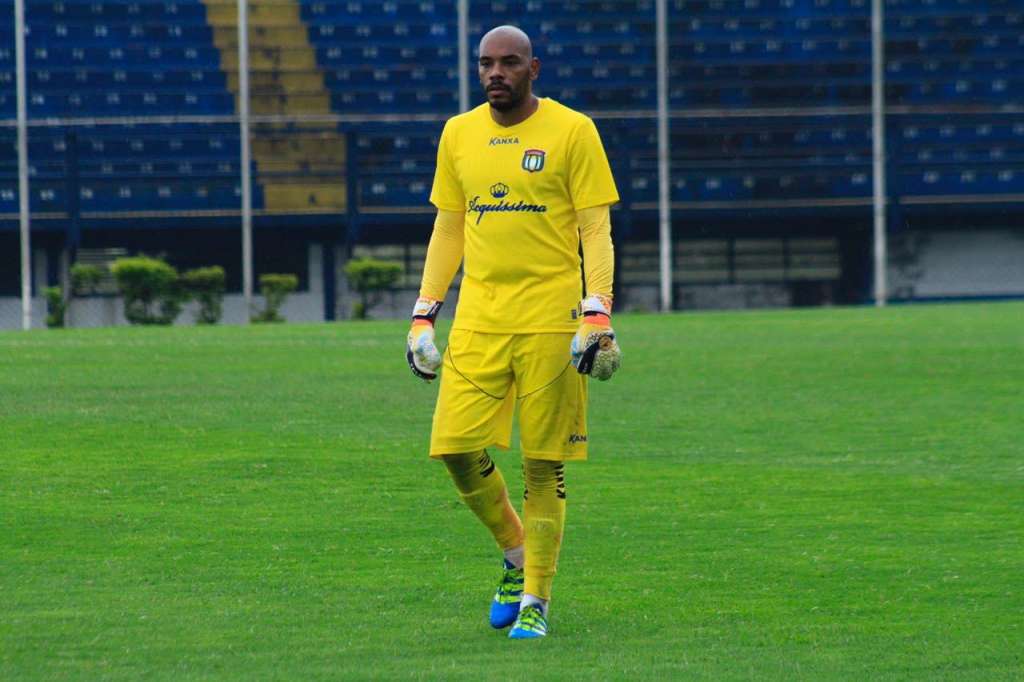O goleiro Paes, analisou sobre a campanha do São Caetano até aqui (Foto: Adriano Stofaleti)