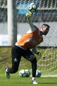 Vanderlei diz que Santos não pode priorizar torneios e minimiza má fase de ataque