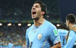 Após ser cortado, Suárez surpreende em recuperação e se apresentará ao Uruguai