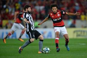 Willian Arão pede foco do Flamengo no Brasileiro: “Temos objetivos a cumprir
