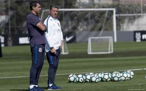 No Corinthians, Carille admite surpresa com derrota para o lanterna