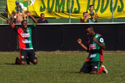 Taquaritinga fez o dever de casa e está a um empate da vaga para a semifinal