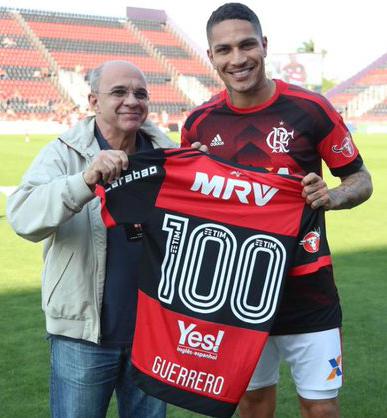 Guerrero recebeu homenagem, criou várias chances, mas não marcou Guerrero recebeu homenagem, criou várias chances, mas não marcou