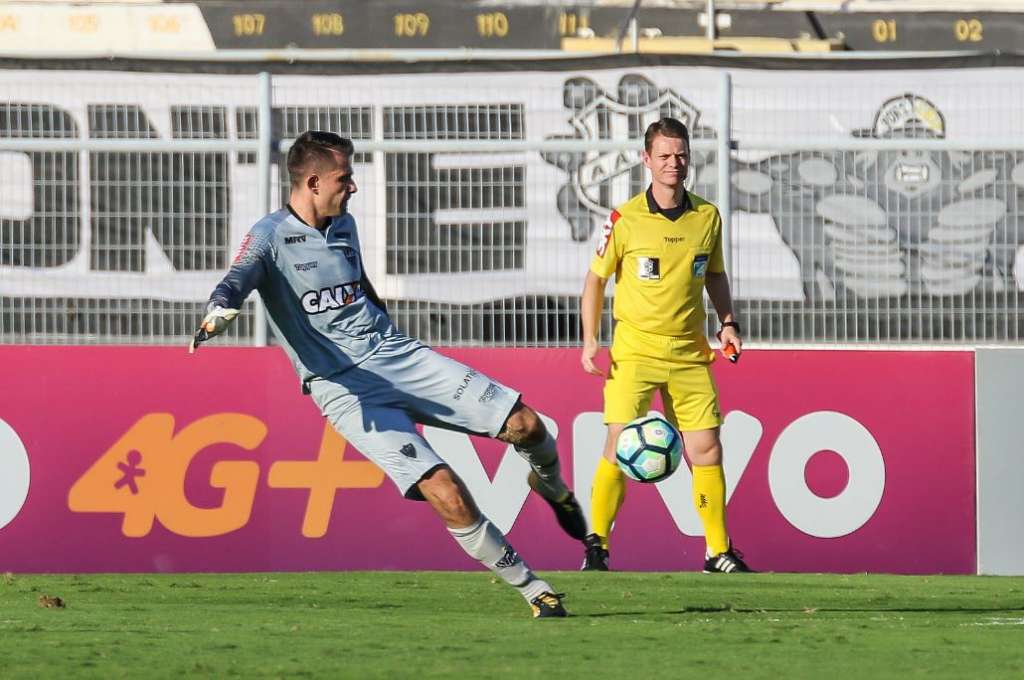 Ponte Preta 1 x 2 Atlético-MG - Lei do ex, pênalti pedido e o adeus de Kleina? 2 0002050263621 img