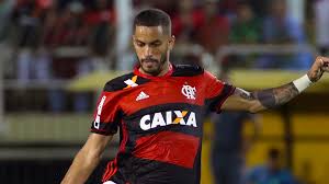 Rômulo festeja oportunidades no Flamengo após chegada de novo treinador