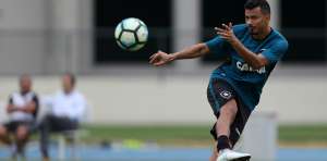 Lindoso celebra período sem jogos do Botafogo e já mira quartas da Libertadores