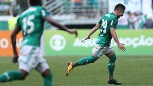 Willian diz torcer por reintegração de Felipe Melo ao Palmeiras