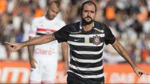 Por lesão muscular, Danilo volta a desfalcar o Corinthians por um mês