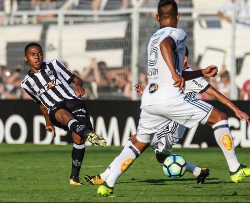 Macaca não suportou a pressão do Galo