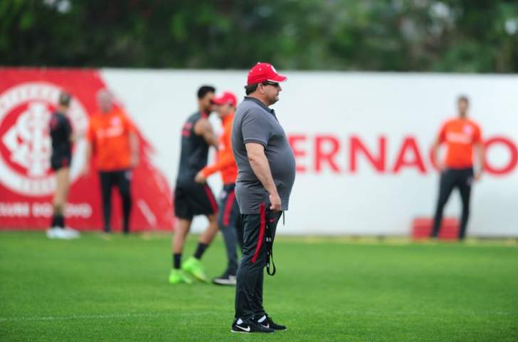 Internacional x Atlético-MG – Com times mistos, Colorado e Galo buscam último mata-mata