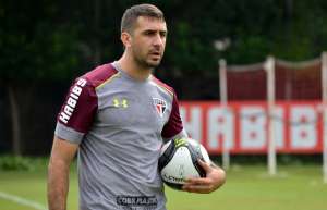 Pratto evita criticar protesto em CT e vê São Paulo em 'pior momento da história'