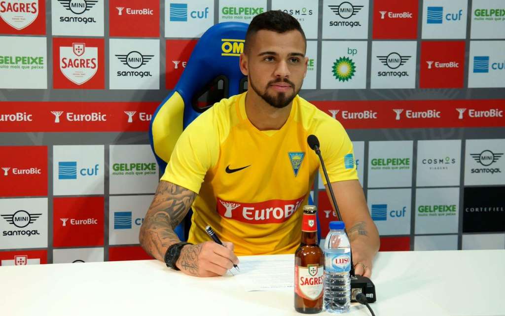 Lucão foi anunciado como novo reforço do Estoril