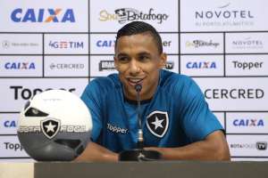 Arnaldo admite Botafogo já ansioso para duelo com o Grêmio pela Libertadores