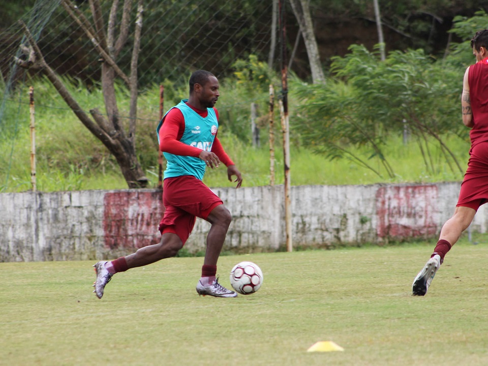 Série B: Capitão do Náutico, Amaral blinda time dos problemas políticos do clube