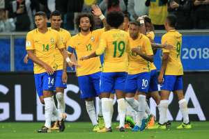 Brasil 2 x 0 Equador - Coutinho brilha, e seleção brasileira confirma a liderança
