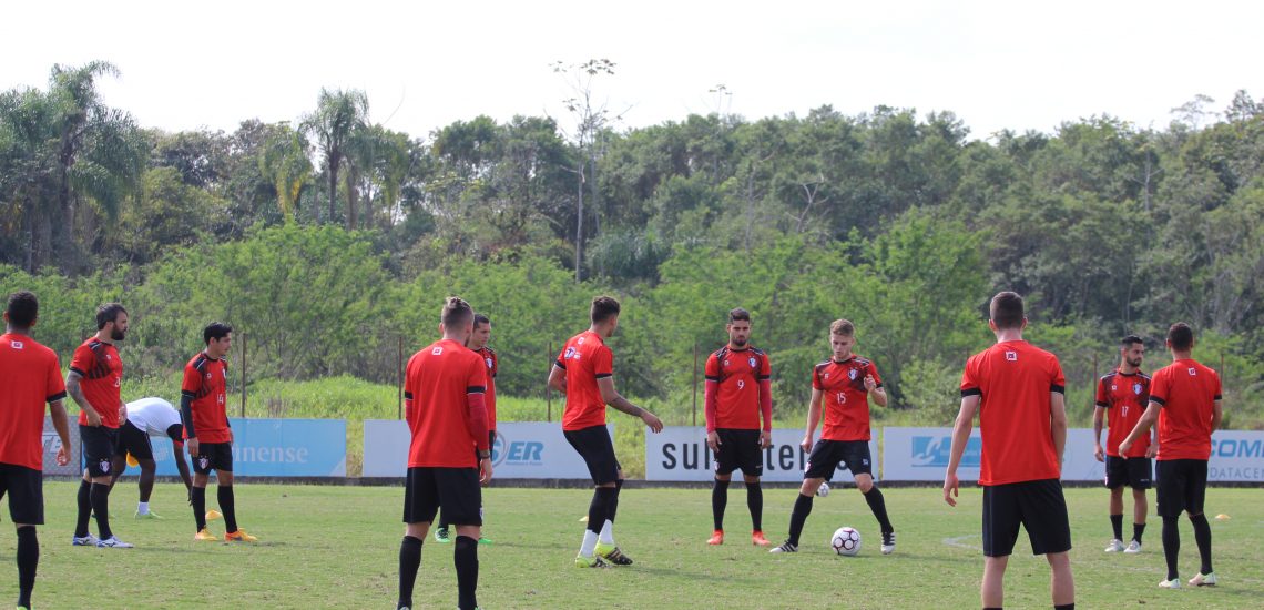 Série C: Pingo faz apenas uma mudança na escalação do Joinville