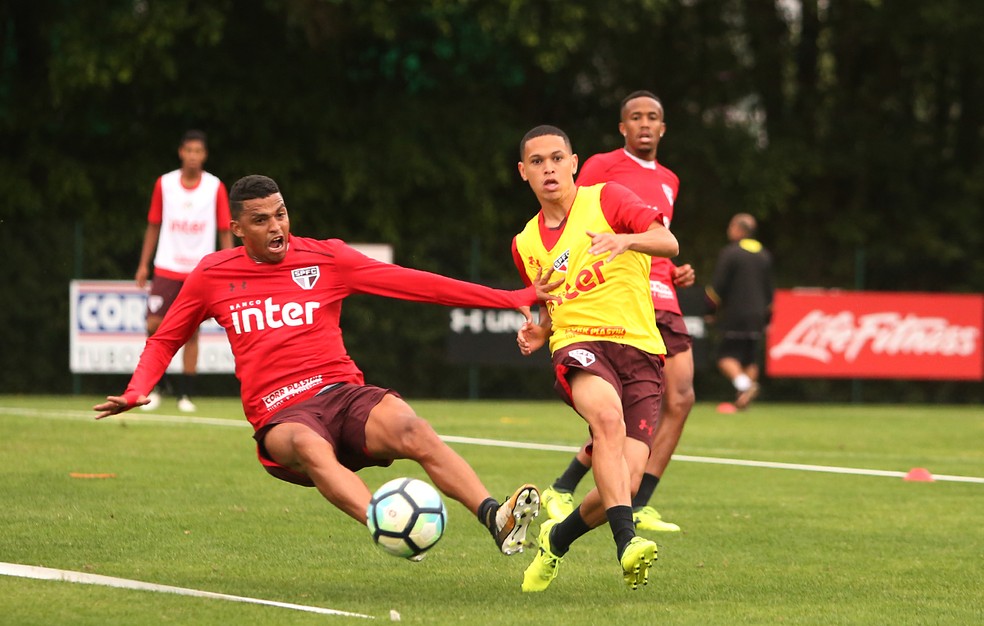 São Paulo vai testar reservas em jogo-treino contra time de Joel Santana 2 0002050264759 img