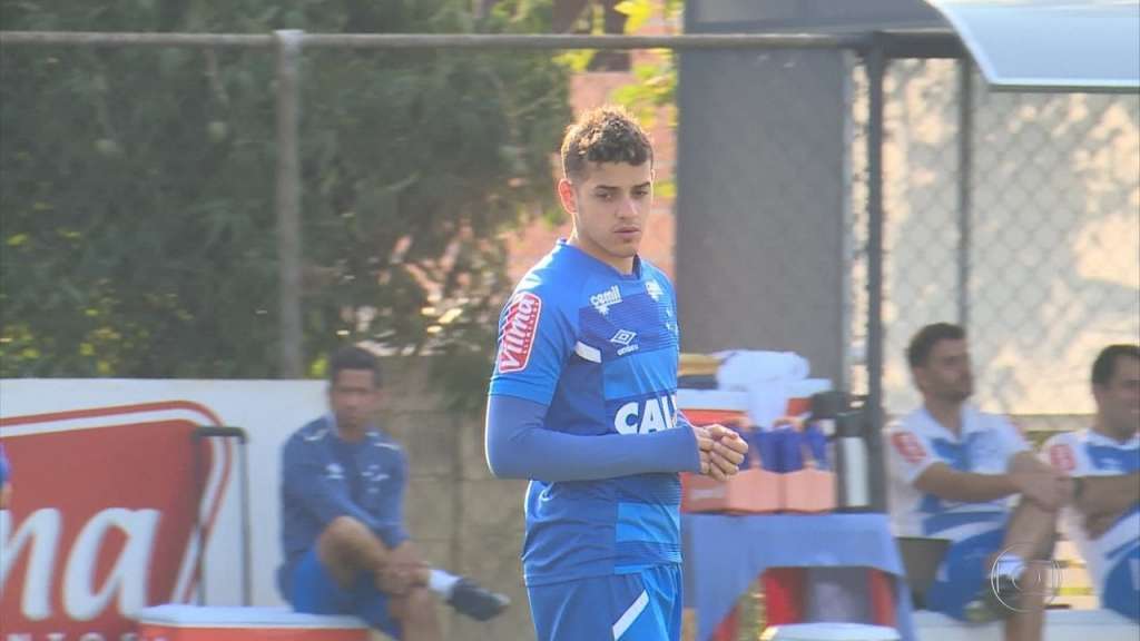 O meia argentino Messidoro deve ter sua primeira oportunidade como titular do Cruzeiro