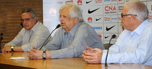 Modesto Roma com oposição forte no Santos