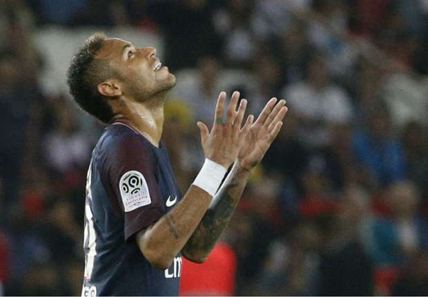 “Para Neymar será mais difícil ser o melhor do mundo no PSG”, avalia Romário