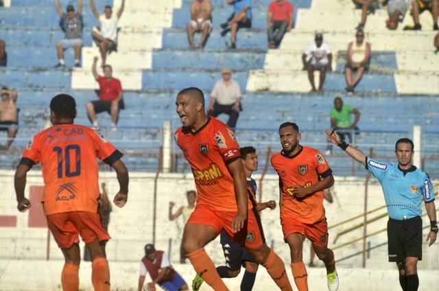 Segundona: Léo Turbo ‘vira’ atacante e comemora gol da classificação do Manthiqueira