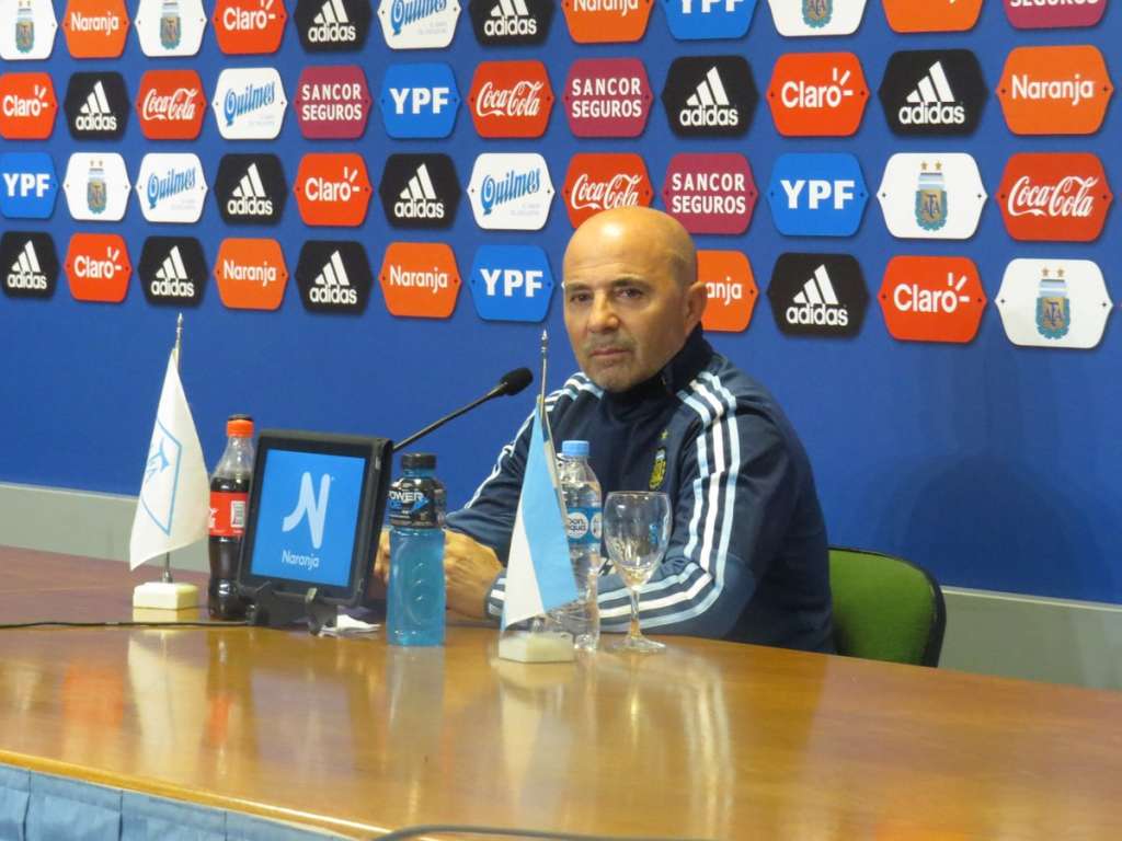Sampaoli diz que pressão não pode travar Argentina e pede time contundente