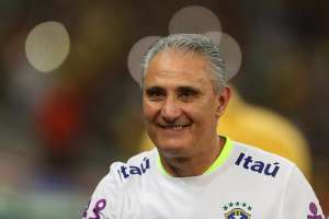Tite nega 'zona de conforto' após mexer em cinco posições na seleção