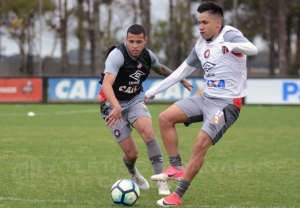Recuperado de fratura no tornozelo, Giovanny comemora retorno ao Atlético-PR