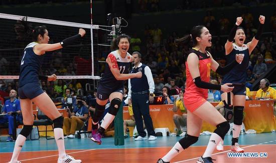 Seleção feminina de vôlei perde no tie-break para a China na Copa dos Campeões