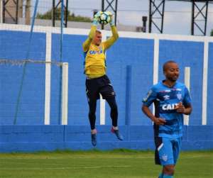 Ex-Corinthians, Douglas acredita na reação do Avaí: 