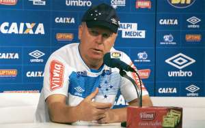 Mano confirma Cruzeiro com Ezequiel e mantém dúvida no ataque para a final