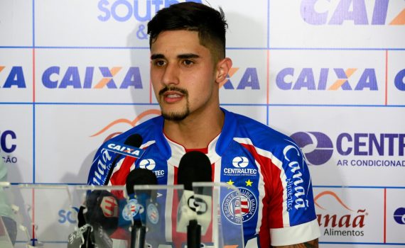 Ex-Palmeiras, Thiago Martins é apresentado no Bahia: “Vai dar tudo certo”