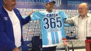 Avaí renova com promessa, ex-Santos, e Claudinei Oliveira fica até 2018