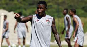 Calazans opera joelho direito e só voltará a jogar pelo Fluminense em 2018
