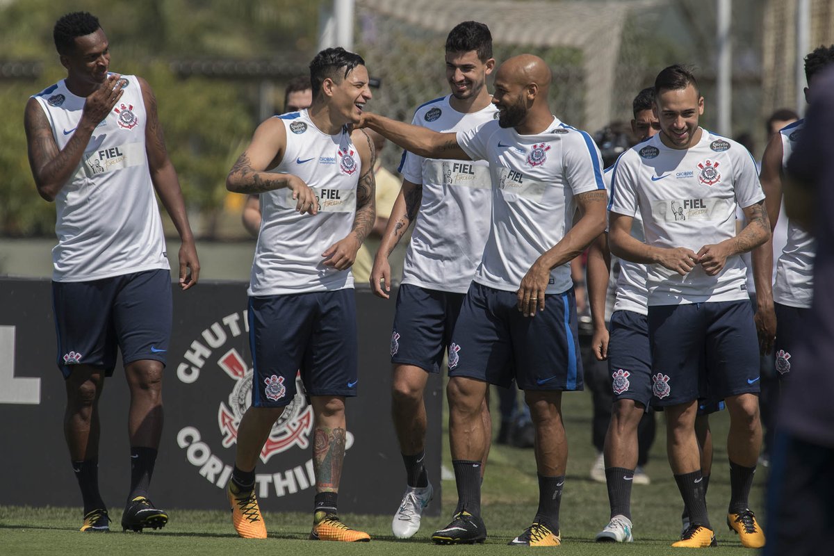 Com Romero poupado, Carille testa time do Corinthians para clássico