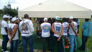 Torcida organizada acompanha o treino e Bahia deve ter mudanças