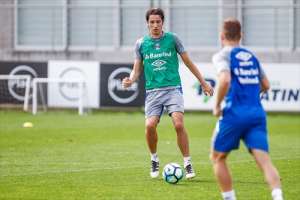 Luan sente desconforto na coxa e Cristian é relacionado pela primeira vez no Grêmio