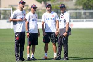 Zé Ricardo confirma Escudero no Vasco e prevê Grêmio forte mesmo com time misto