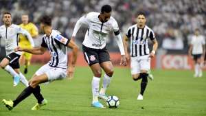 Santos x Corinthians - Peixe tem a chance de por fogo no campeonato