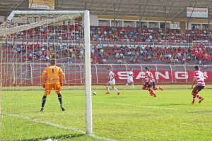 Noroeste 0 x 2 Linense - Elefante vence em Bauru e está classificado