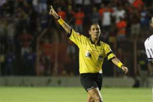 Mulheres se preparam para voltar a apitar na elite do futebol brasileiro