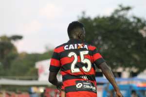 Kanu festeja gol decisivo no Vitória e projeta: 
