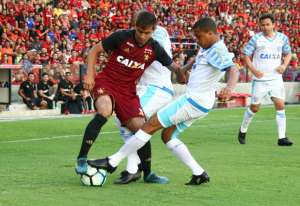 Everton Felipe rompe ligamento do joelho e ficará oito meses afastado no Sport