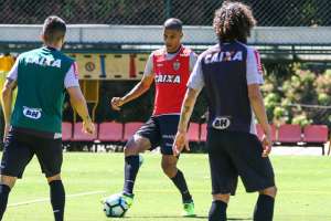 Evolução do Avaí deixa Atlético-MG em alerta para jogo de domingo