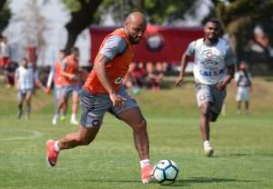 Jonathan avalia retorno e projeta evolução do Atlético-PR contra o Fluminense