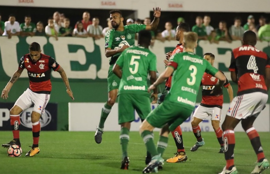 A Chapecoense não soube aproveitar a queda de produção do Flamengo depois do intervalo