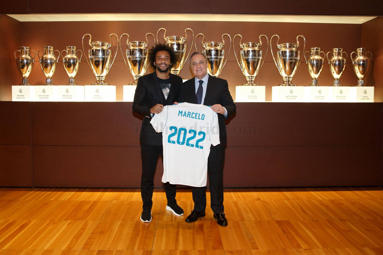 ‘É um orgulho imenso entrar na história do Real’, diz Marcelo após renovação