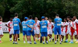 Bahia pode ter o retorno do zagueiro-capitão Tiago contra o Cruzeiro