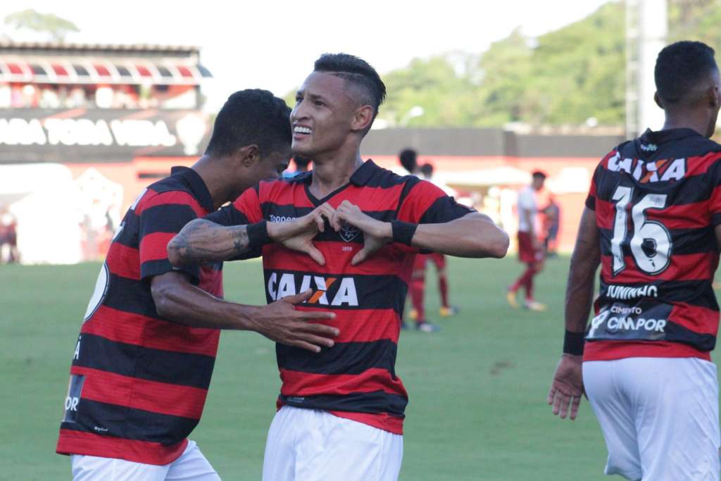 Neílton, ex-São Paulo, diz que vai passar 'dicas' para Vagner Mancini no Vitória